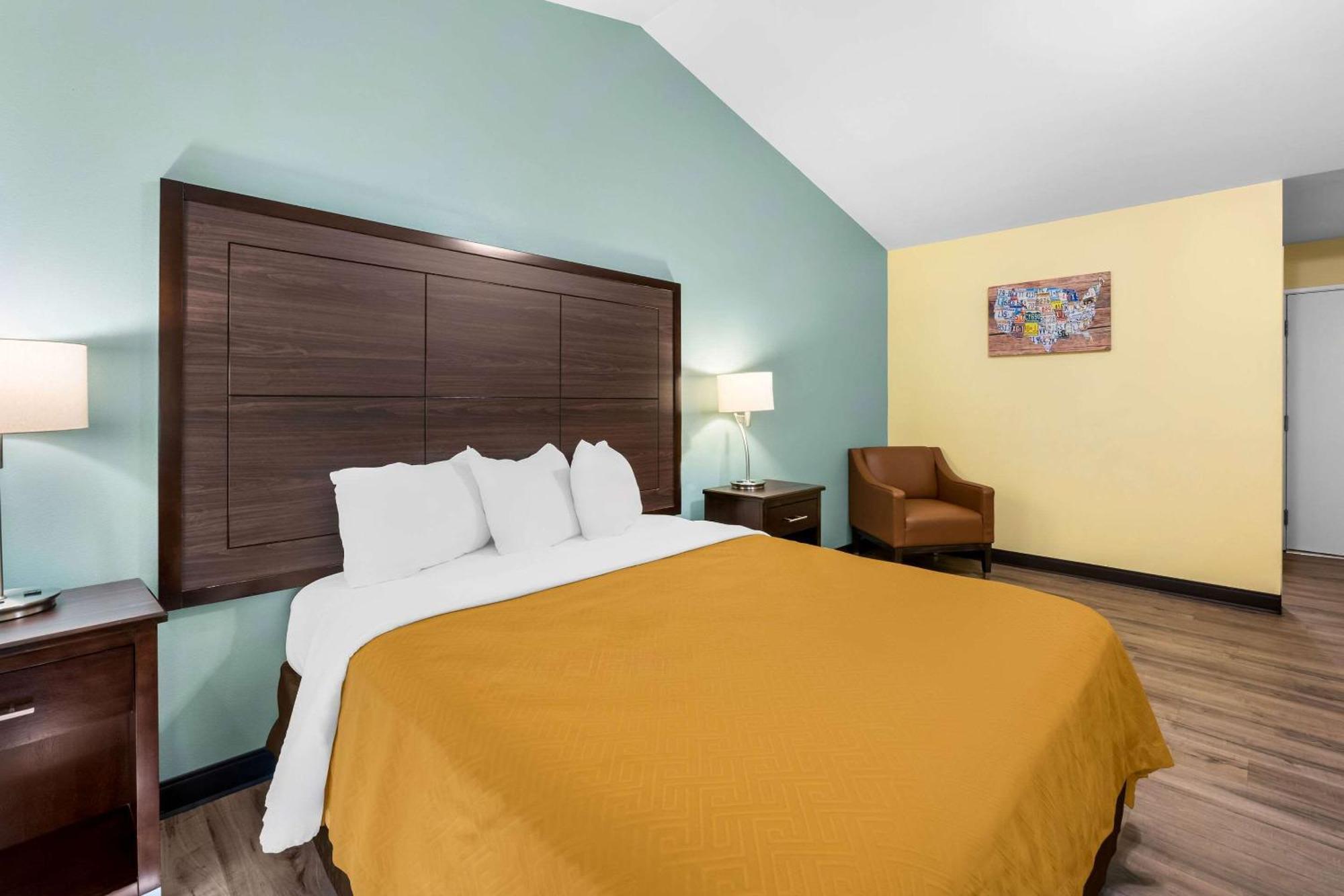 Econo Lodge Inn&Suites Eau Claire Extérieur photo