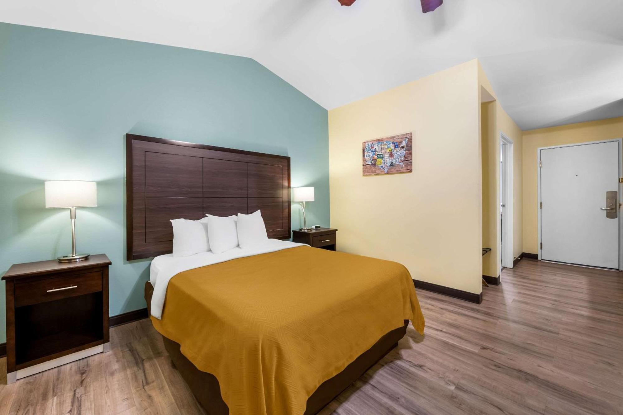 Econo Lodge Inn&Suites Eau Claire Extérieur photo