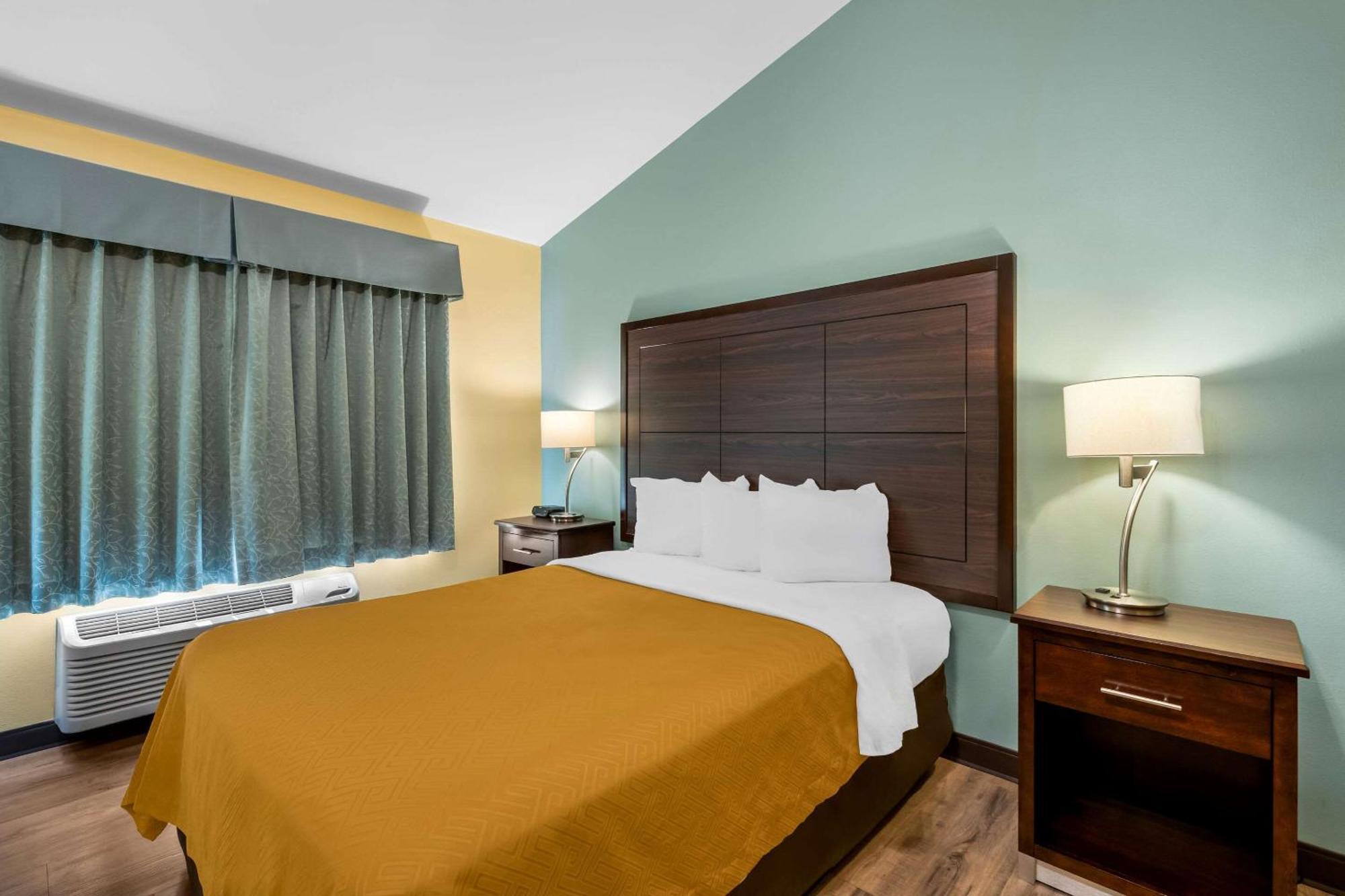 Econo Lodge Inn&Suites Eau Claire Extérieur photo