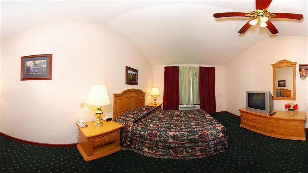 Econo Lodge Inn&Suites Eau Claire Extérieur photo