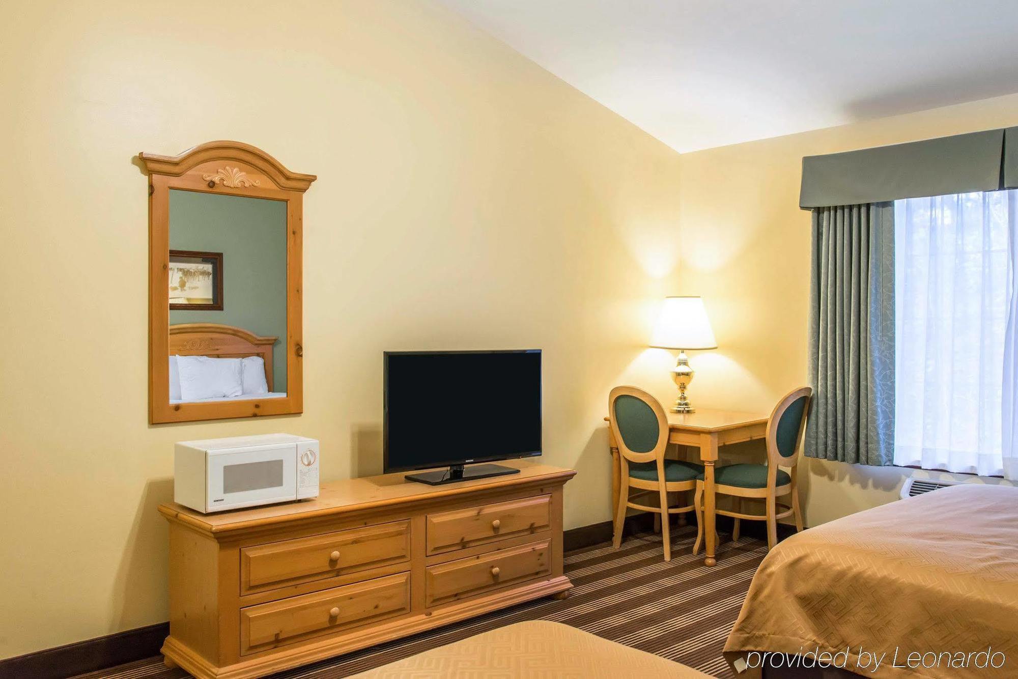 Econo Lodge Inn&Suites Eau Claire Extérieur photo