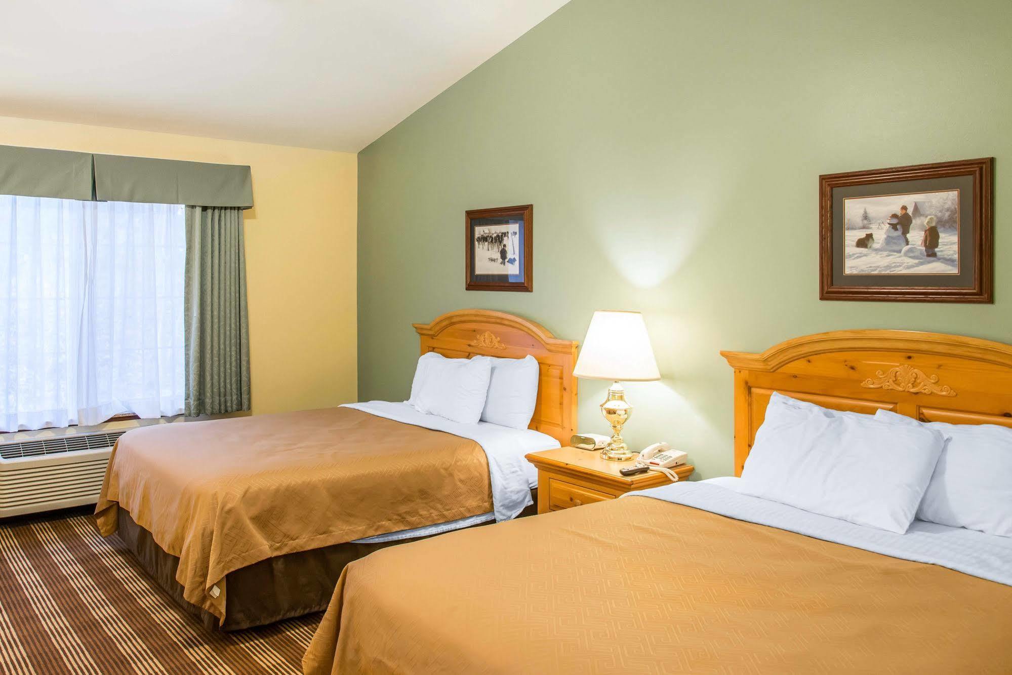 Econo Lodge Inn&Suites Eau Claire Extérieur photo