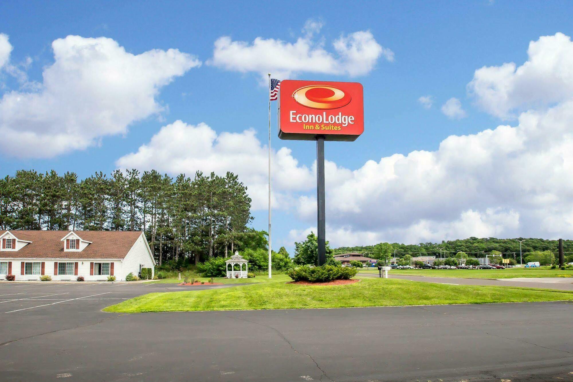 Econo Lodge Inn&Suites Eau Claire Extérieur photo
