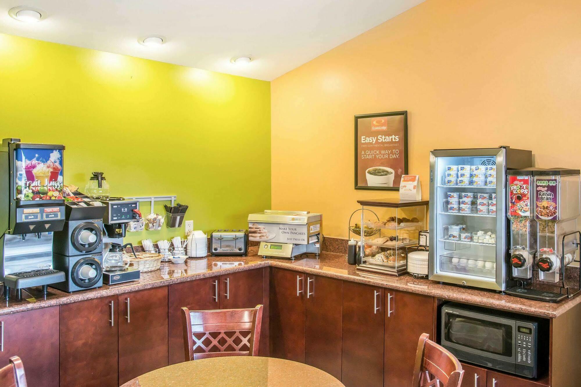 Econo Lodge Inn&Suites Eau Claire Extérieur photo