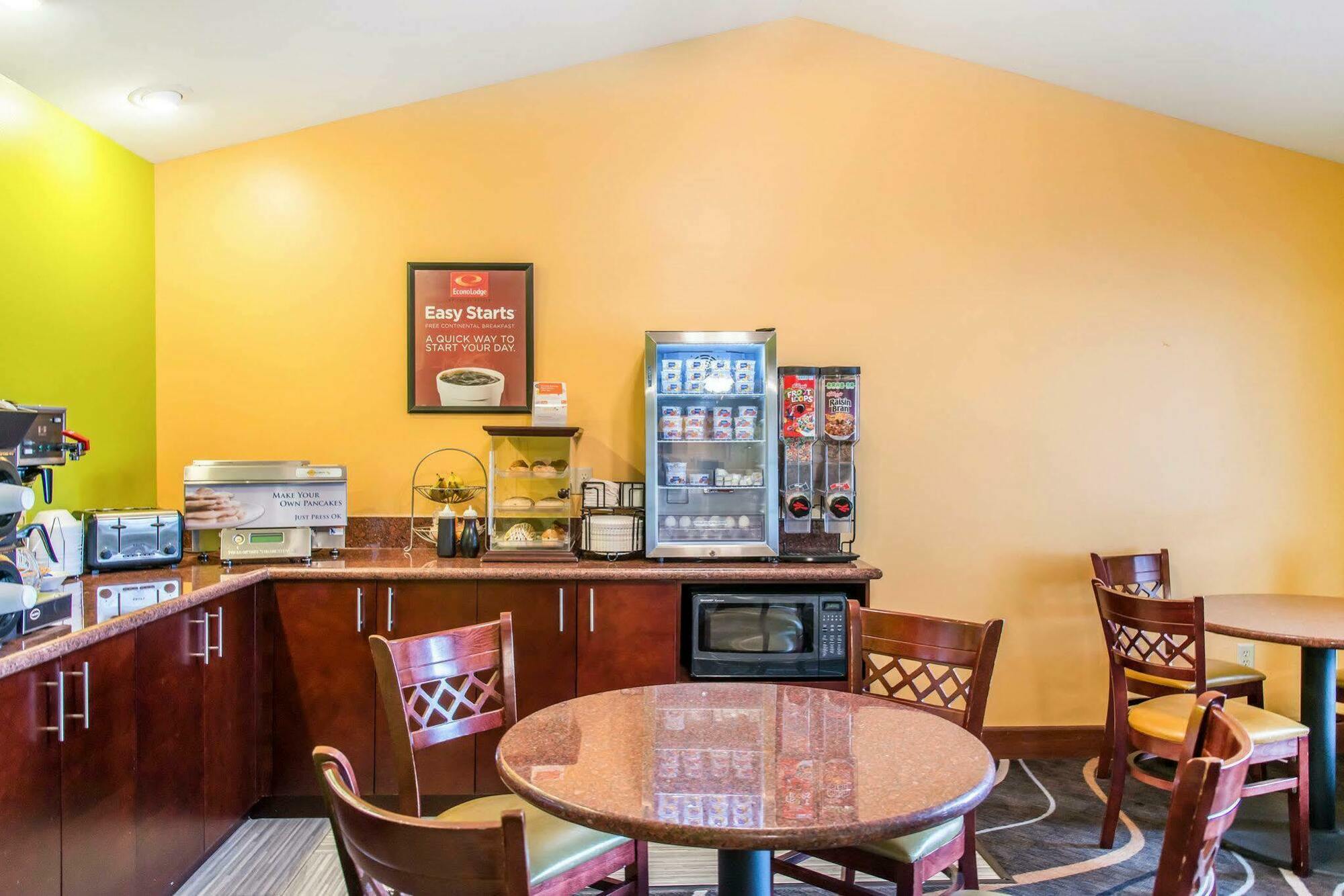 Econo Lodge Inn&Suites Eau Claire Extérieur photo