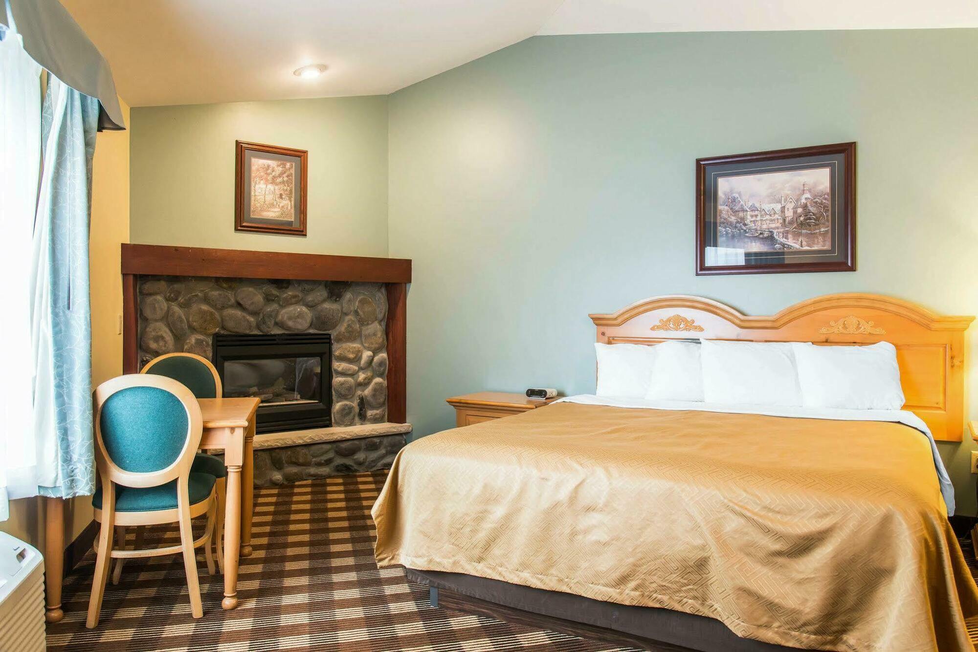 Econo Lodge Inn&Suites Eau Claire Extérieur photo