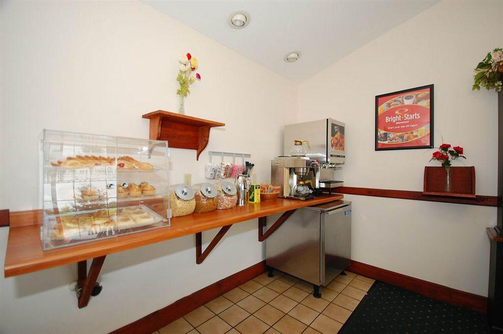 Econo Lodge Inn&Suites Eau Claire Extérieur photo