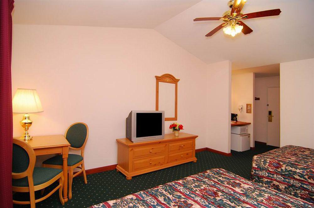 Econo Lodge Inn&Suites Eau Claire Extérieur photo